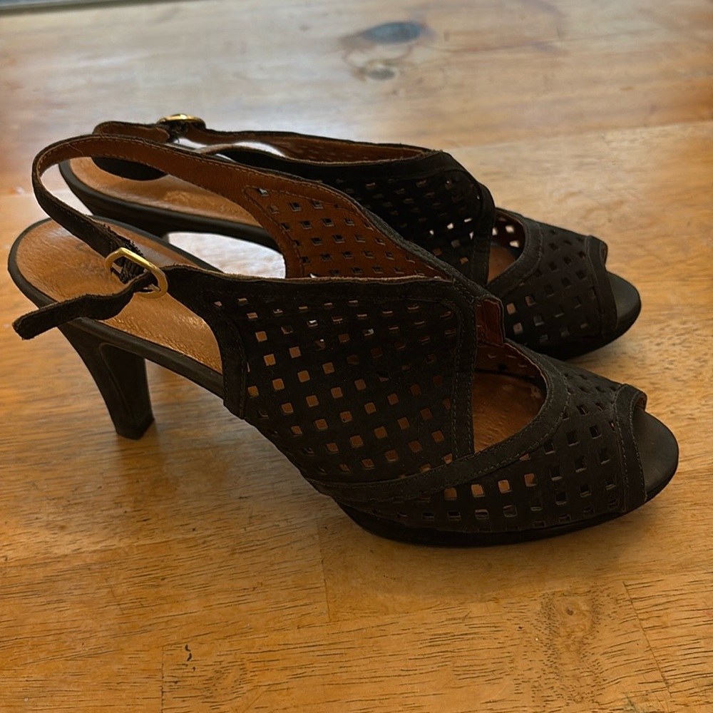 Clarks Artisan Wessex Shay Platform Sandals. Size 8 1/2.